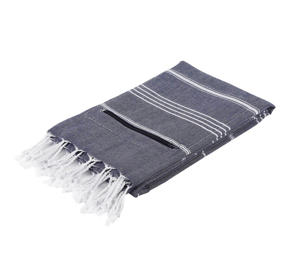 Turkish cotton beach towel with small zipper pocket in navy.